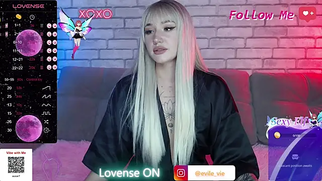 Snapshot of Eva_Evile chatting on 12.21.24 Eva Evile online show from 12.21.24