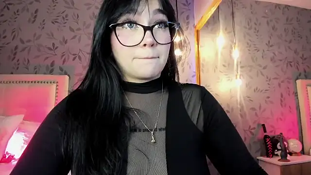 Snapshot of DanielaRuizz chatting on 03.20.25 DanielaRuizz online show from 03.20.25