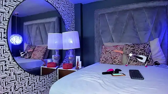 Hotsamantamature online show from 03.05.25