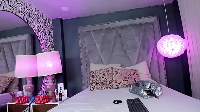 Hotsamantamature online show from 03.06.25