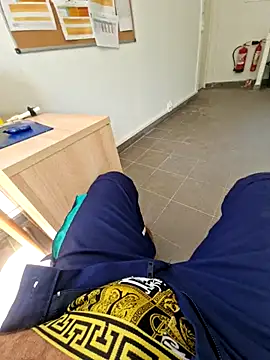 Snapshot of Leonormaldick chatting on 09.22.25 Leonormaldick online show from 09.22.25