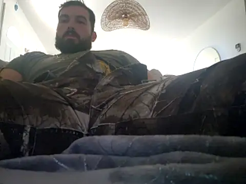 Snapshot of Leonormaldick chatting on 10.24.25 Leonormaldick online show from 10.24.25