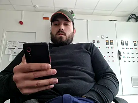 Snapshot of Leonormaldick chatting on 02.04.26 Leonormaldick online show from 02.04.26