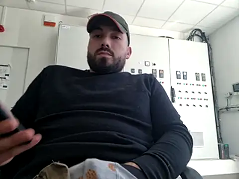 Snapshot of Leonormaldick chatting on 02.17.26 Leonormaldick online show from 02.17.26