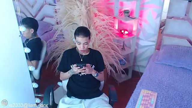 Jonesliam23 online show from 10.12.25