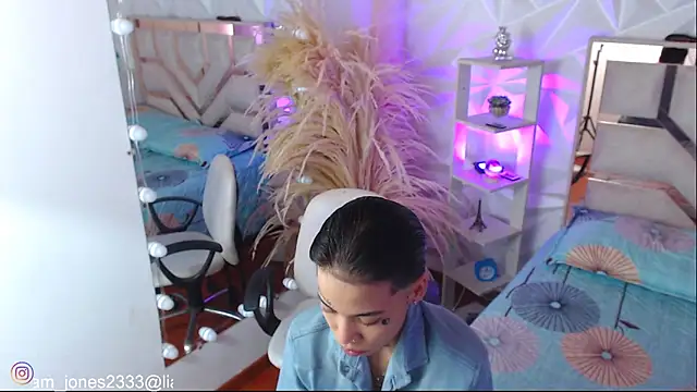 Jonesliam23 online show from 10.25.25