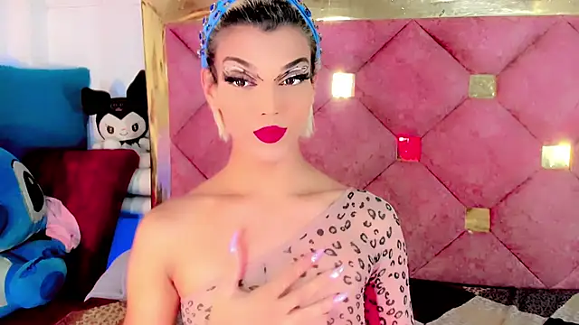 the-horus-girl online show from 12.11.24