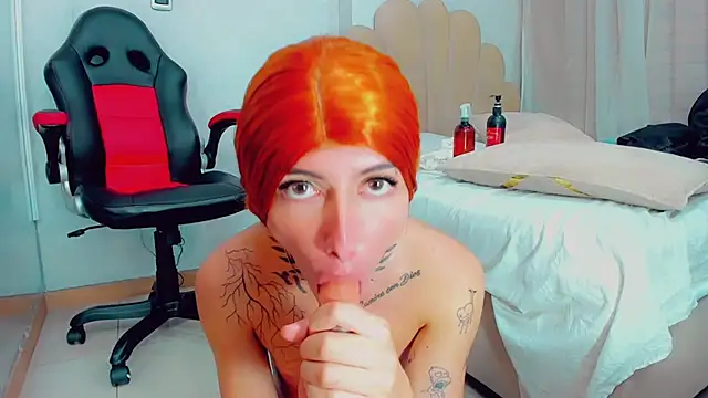 EmilyySaenz online show from 02.25.25