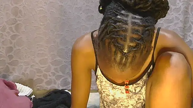 Snapshot of slim_girl02 chatting on 03.11.26 slim girl02 online show from 03.11.26