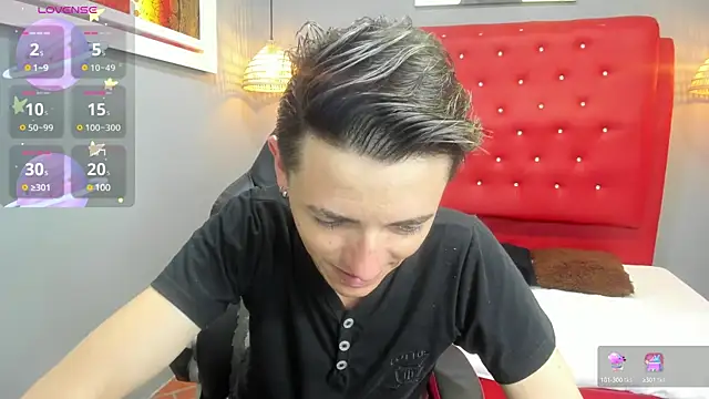 Snapshot of tossetrech chatting on 03.12.25 tossetrech online show from 03.12.25