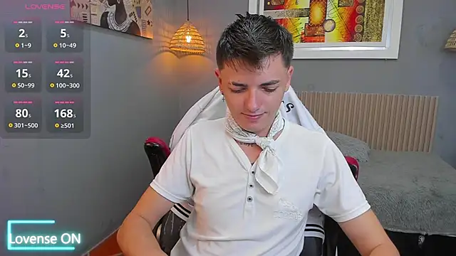 Snapshot of tossetrech chatting on 11.11.25 tossetrech online show from 11.11.25