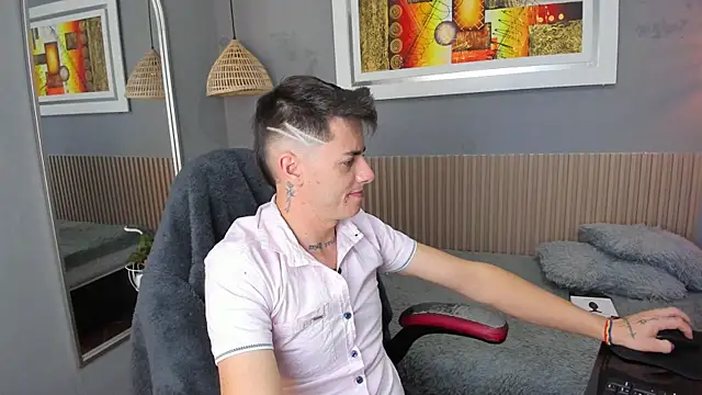 Snapshot of tossetrech chatting on 11.26.25 tossetrech online show from 11.26.25