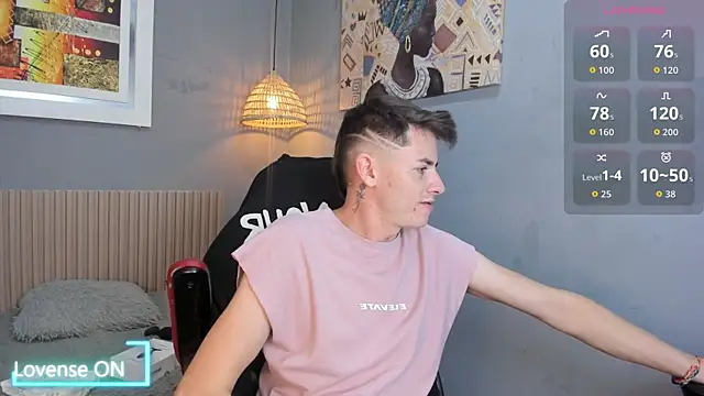 Snapshot of tossetrech chatting on 11.27.25 tossetrech online show from 11.27.25