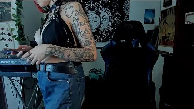 Demongirl6666 online show from 02.13.25