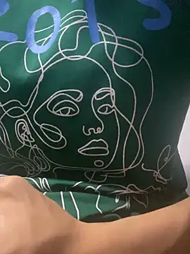 Snapshot of Vuvanne7 chatting on 09.24.25 Vuvanne7 online show from 09.24.25