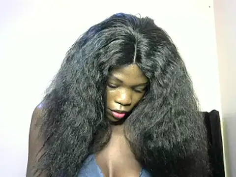 Snapshot of Moniklavy chatting on 02.17.25 Moniklavy online show from 02.17.25