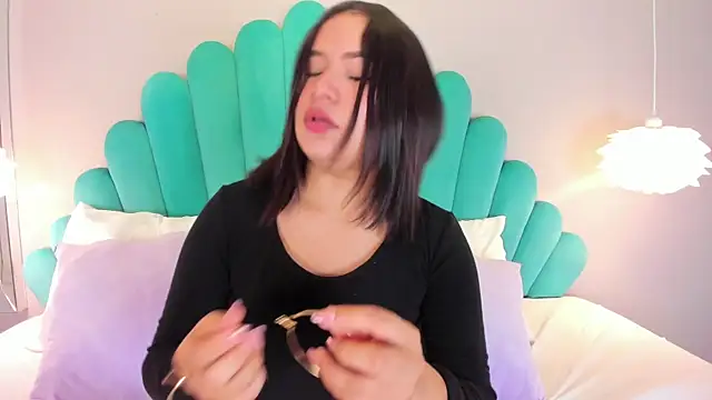 HannaKarson online show from 02.18.25