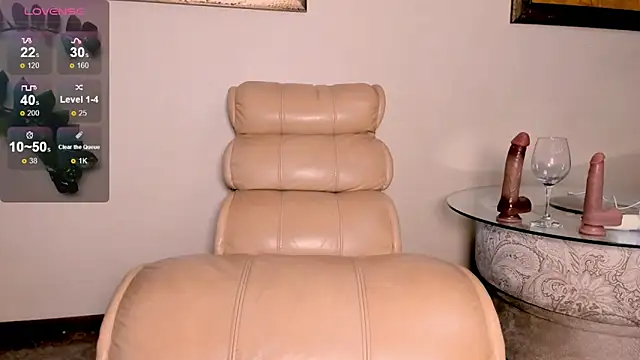 Snapshot of luna-catt chatting on 03.22.25 luna-catt online show from 03.22.25