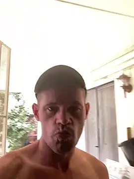 Snapshot of FrankieKentucky chatting on 02.27.25 FrankieKentucky online show from 02.27.25