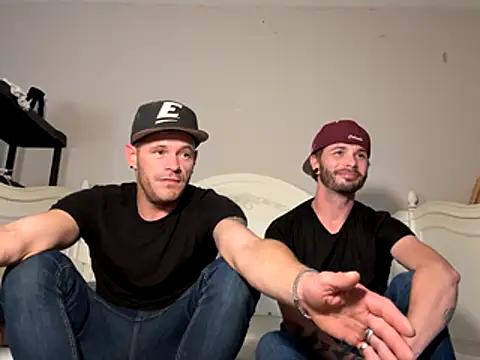 Snapshot of FrankieKentucky chatting on 11.29.25 FrankieKentucky online show from 11.29.25