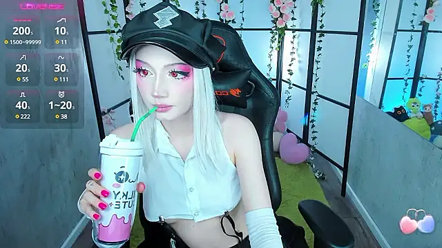 LilithLin online show from 12.06.24