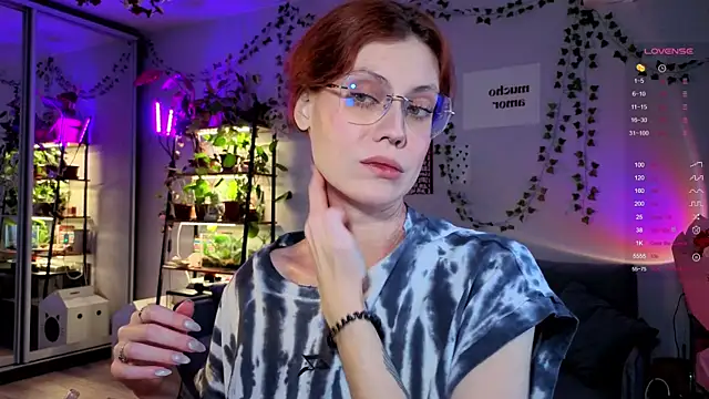 Snapshot of Your_Corvus chatting on 11.29.25 Your Corvus online show from 11.29.25