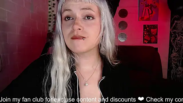 NEXT DOOR GIRL  online show from 01.10.25