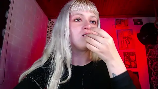 NEXT DOOR GIRL  online show from 02.20.25