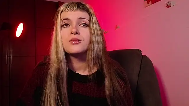 NEXT DOOR GIRL  online show from 02.13.26