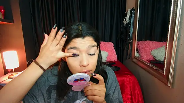 Snapshot of AvaLusty chatting on 02.13.26 AvaLusty online show from 02.13.26