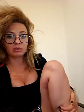 Snapshot of Selenna_emma chatting on 09.26.25 Selenna emma online show from 09.26.25