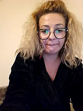 Snapshot of Selenna_emma chatting on 09.27.25 Selenna emma online show from 09.27.25