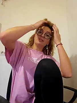 Snapshot of Selenna_emma chatting on 10.21.25 Selenna emma online show from 10.21.25