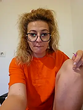 Snapshot of Selenna_emma chatting on 10.22.25 Selenna emma online show from 10.22.25