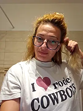 Snapshot of Selenna_emma chatting on 10.24.25 Selenna emma online show from 10.24.25