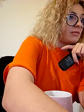 Snapshot of Selenna_emma chatting on 11.08.25 Selenna emma online show from 11.08.25