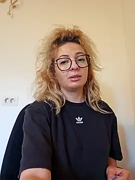 Snapshot of Selenna_emma chatting on 11.13.25 Selenna emma online show from 11.13.25