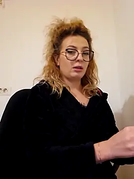 Snapshot of Selenna_emma chatting on 11.22.25 Selenna emma online show from 11.22.25