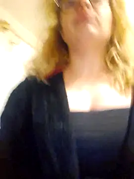 Snapshot of Selenna_emma chatting on 11.24.25 Selenna emma online show from 11.24.25