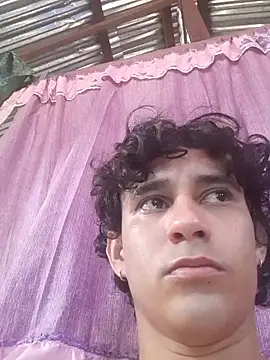 Snapshot of pedrodavid_ chatting on 11.28.25 pedrodavid online show from 11.28.25