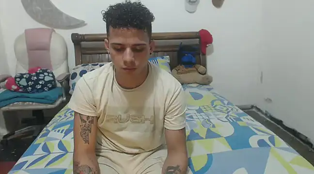 Snapshot of hot_toy_boy_ chatting on 02.02.25 hot toy boy online show from 02.02.25