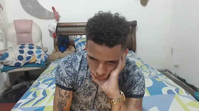 Snapshot of hot_toy_boy_ chatting on 02.14.25 hot toy boy online show from 02.14.25