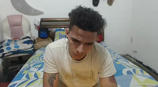 Snapshot of hot_toy_boy_ chatting on 02.20.25 hot toy boy online show from 02.20.25