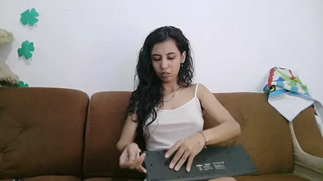 mina smith1 online show from 03.18.25