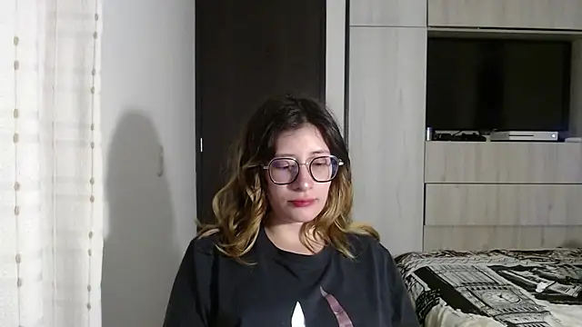 mariana124- online show from 12.18.24