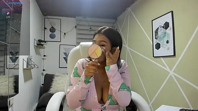 Snapshot of Enma__clark chatting on 02.01.26 Enma clark online show from 02.01.26