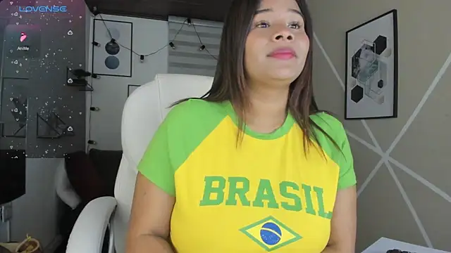 Snapshot of Enma__clark chatting on 02.15.26 Enma clark online show from 02.15.26