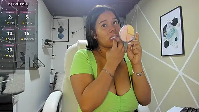 Snapshot of Enma__clark chatting on 02.21.26 Enma clark online show from 02.21.26