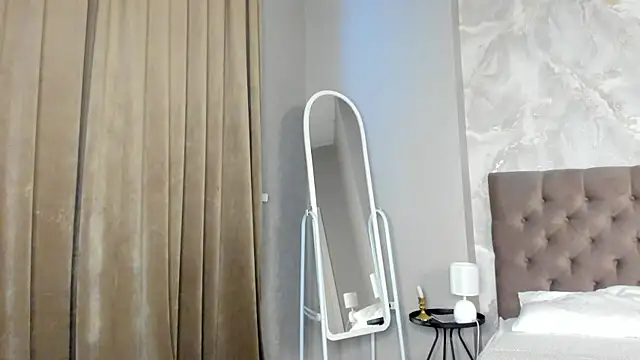 Vanessa Walters online show from 04.10.26