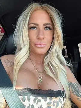 Snapshot of blondiluvsanal chatting on 02.06.26 blondiluvsanal online show from 02.06.26